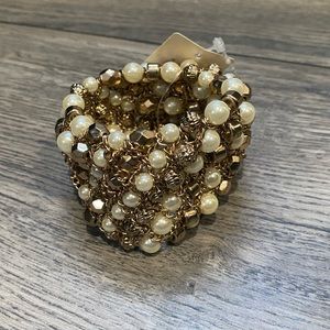 NWT FOREVER 21 Gold and Faux Pearl Bracelet